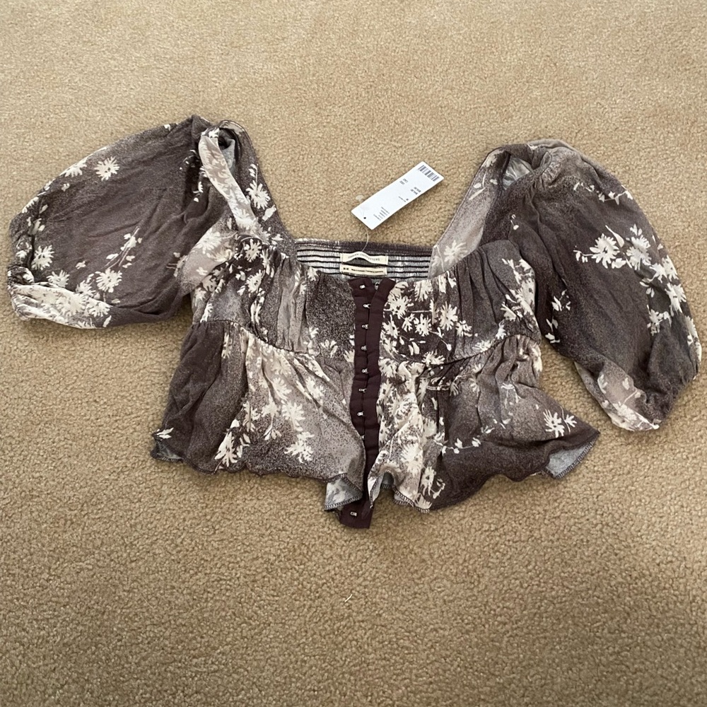 NET URBAN FLORAL PEASANT TOP